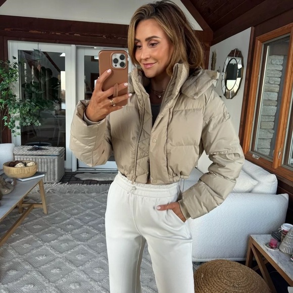 LULULEMON Wunder Puff Cropped Jacket in Heathered Raw Linen 6 - Picture 1 of 11